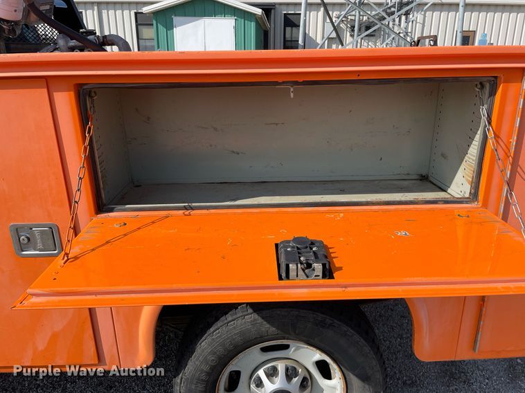 image for item LV9840 2012 Chevrolet Silverado 2500HD  utility bed pickup truck