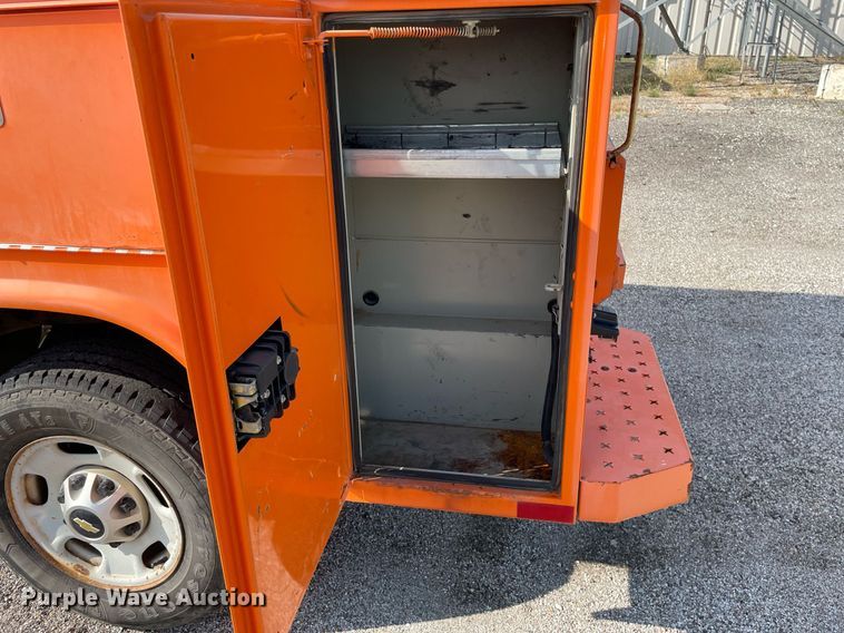 image for item LV9840 2012 Chevrolet Silverado 2500HD  utility bed pickup truck