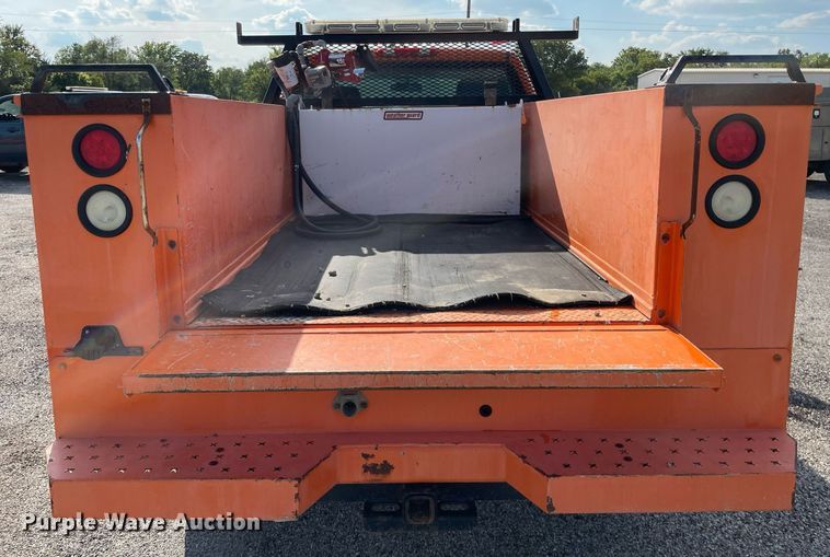 image for item LV9840 2012 Chevrolet Silverado 2500HD  utility bed pickup truck