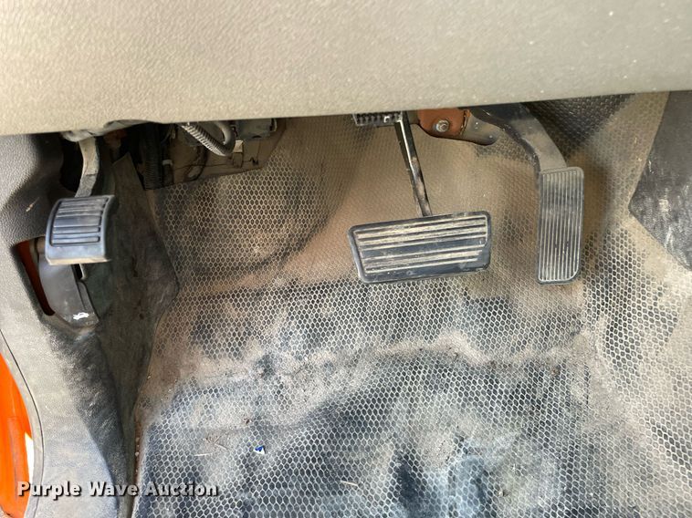 image for item LV9840 2012 Chevrolet Silverado 2500HD  utility bed pickup truck