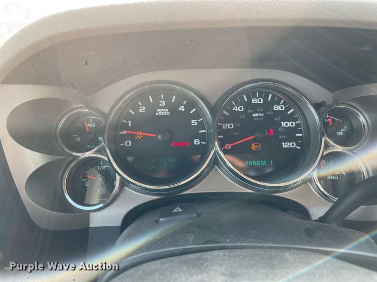 image for item LV9840 2012 Chevrolet Silverado 2500HD  utility bed pickup truck