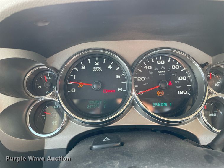 image for item LV9840 2012 Chevrolet Silverado 2500HD  utility bed pickup truck