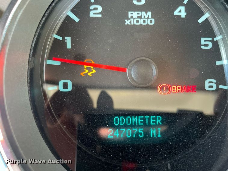 image for item LV9840 2012 Chevrolet Silverado 2500HD  utility bed pickup truck