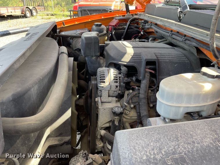 image for item LV9840 2012 Chevrolet Silverado 2500HD  utility bed pickup truck