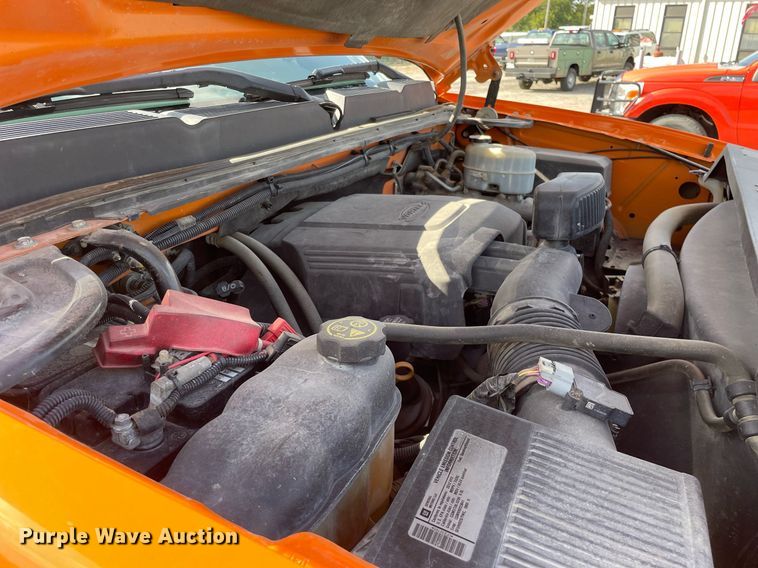 image for item LV9840 2012 Chevrolet Silverado 2500HD  utility bed pickup truck