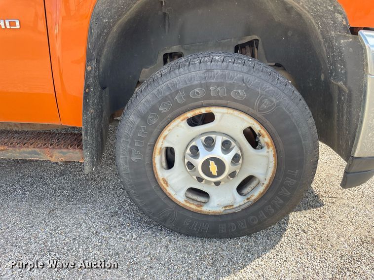 image for item LV9840 2012 Chevrolet Silverado 2500HD  utility bed pickup truck