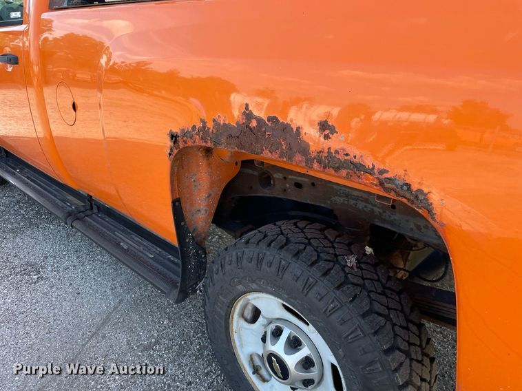 image for item LV9841 2012 Chevrolet Silverado 2500HD  pickup truck