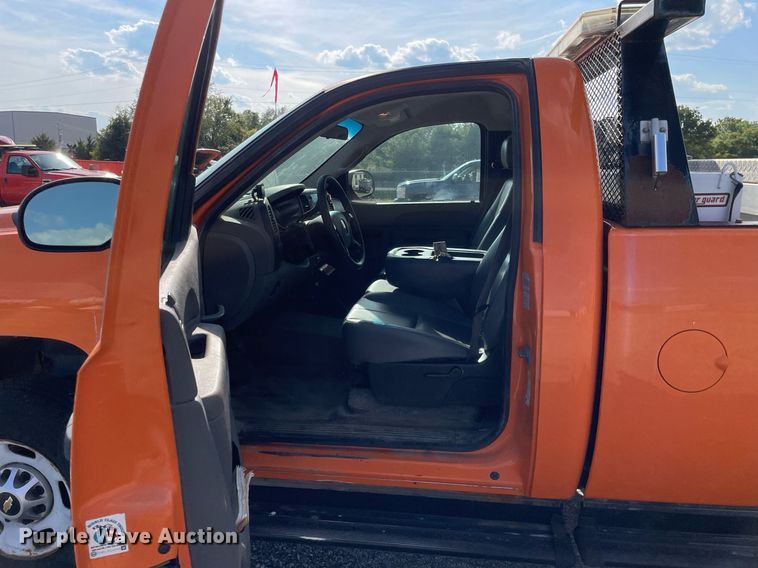 image for item LV9841 2012 Chevrolet Silverado 2500HD  pickup truck