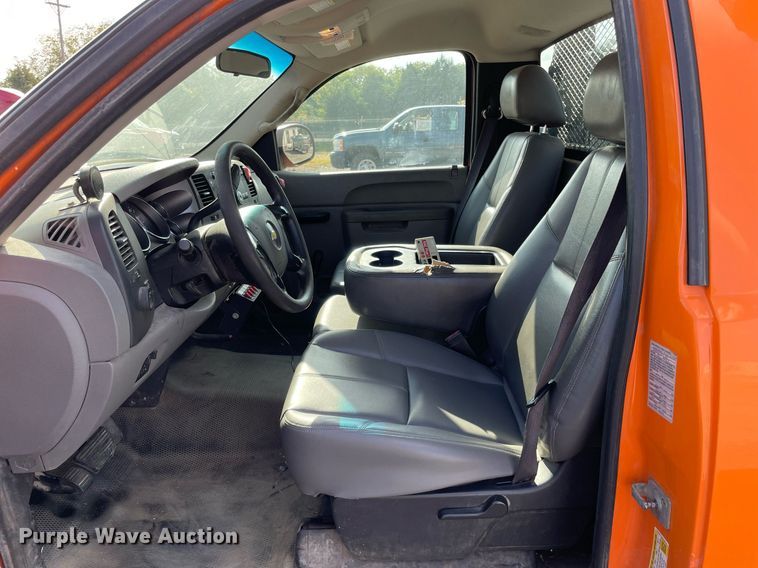 image for item LV9841 2012 Chevrolet Silverado 2500HD  pickup truck