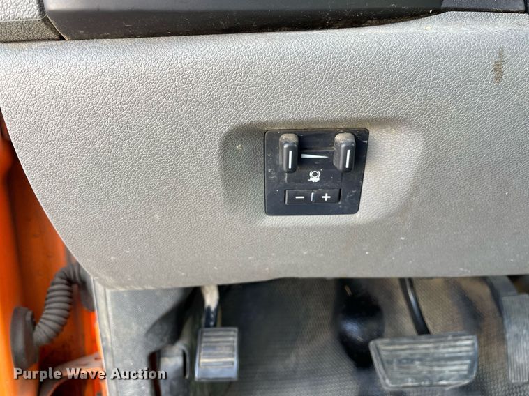 image for item LV9841 2012 Chevrolet Silverado 2500HD  pickup truck