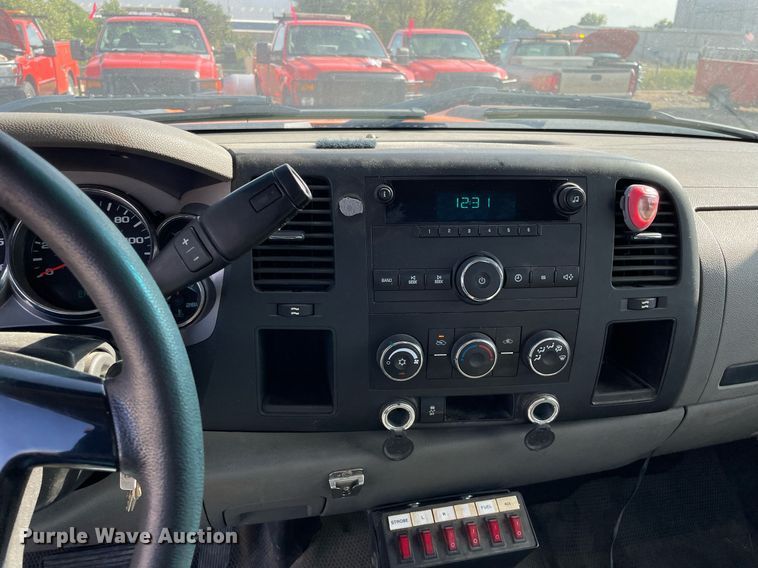 image for item LV9841 2012 Chevrolet Silverado 2500HD  pickup truck