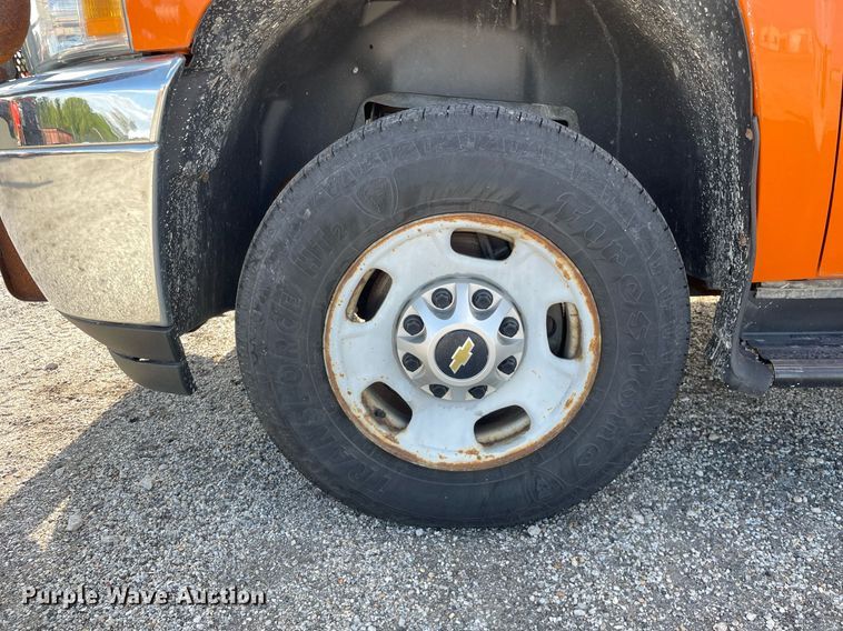 image for item LV9841 2012 Chevrolet Silverado 2500HD  pickup truck