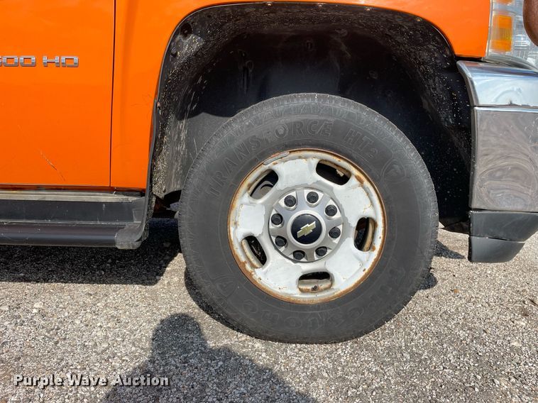 image for item LV9841 2012 Chevrolet Silverado 2500HD  pickup truck