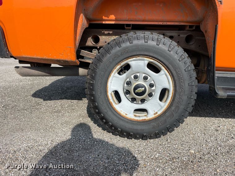 image for item LV9841 2012 Chevrolet Silverado 2500HD  pickup truck