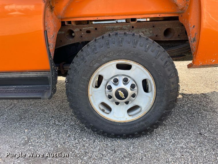 image for item LV9841 2012 Chevrolet Silverado 2500HD  pickup truck