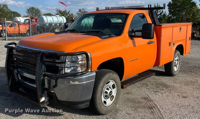 image for item LV9842 2012 Chevrolet Silverado 2500HD  utility bed pickup truck