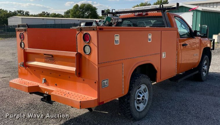 image for item LV9842 2012 Chevrolet Silverado 2500HD  utility bed pickup truck