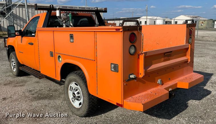 image for item LV9842 2012 Chevrolet Silverado 2500HD  utility bed pickup truck