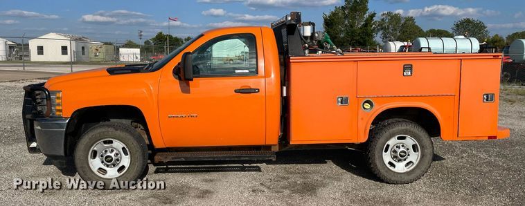 image for item LV9842 2012 Chevrolet Silverado 2500HD  utility bed pickup truck