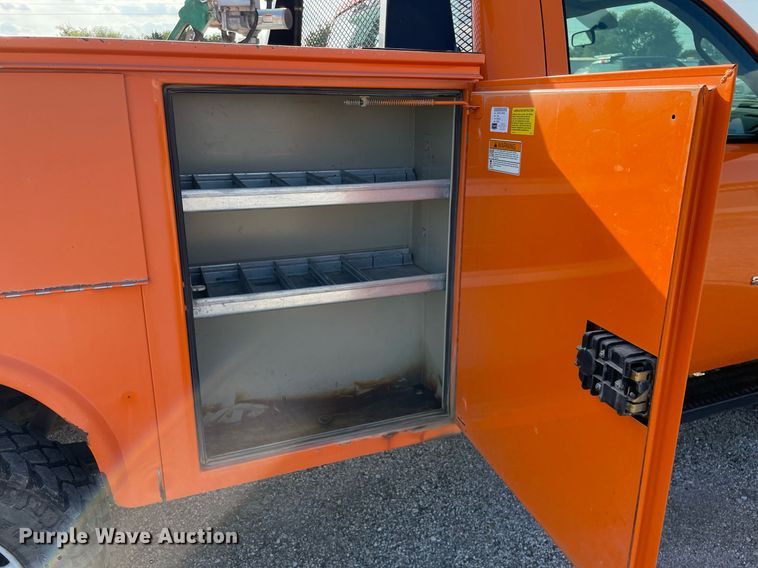 image for item LV9842 2012 Chevrolet Silverado 2500HD  utility bed pickup truck