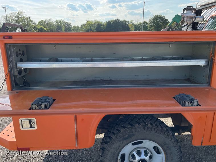 image for item LV9842 2012 Chevrolet Silverado 2500HD  utility bed pickup truck