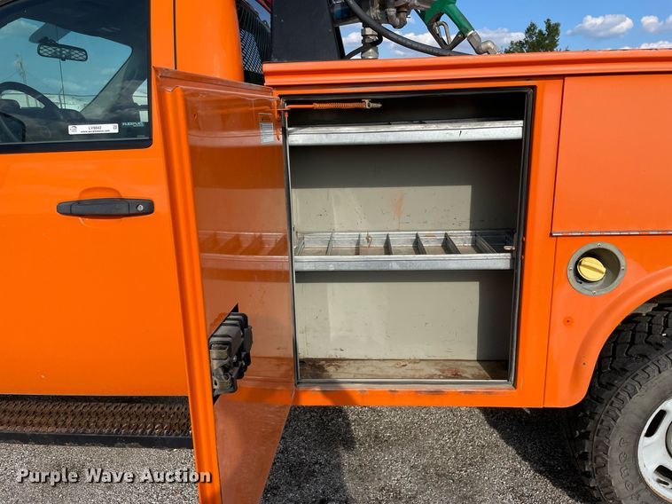 image for item LV9842 2012 Chevrolet Silverado 2500HD  utility bed pickup truck