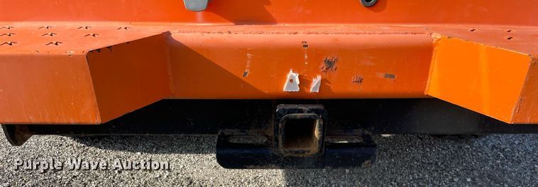 image for item LV9842 2012 Chevrolet Silverado 2500HD  utility bed pickup truck