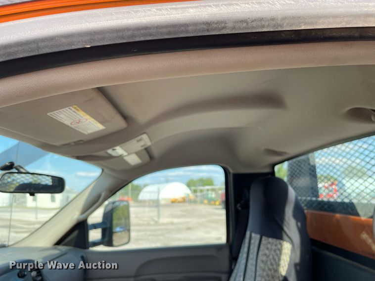 image for item LV9842 2012 Chevrolet Silverado 2500HD  utility bed pickup truck