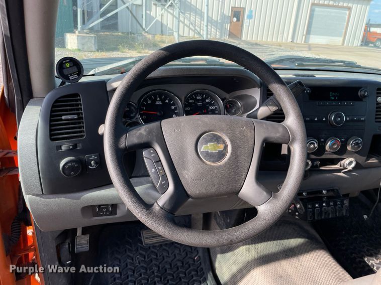 image for item LV9842 2012 Chevrolet Silverado 2500HD  utility bed pickup truck