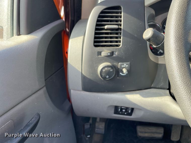 image for item LV9842 2012 Chevrolet Silverado 2500HD  utility bed pickup truck