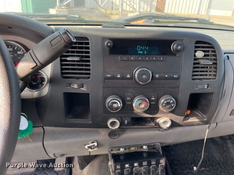 image for item LV9842 2012 Chevrolet Silverado 2500HD  utility bed pickup truck