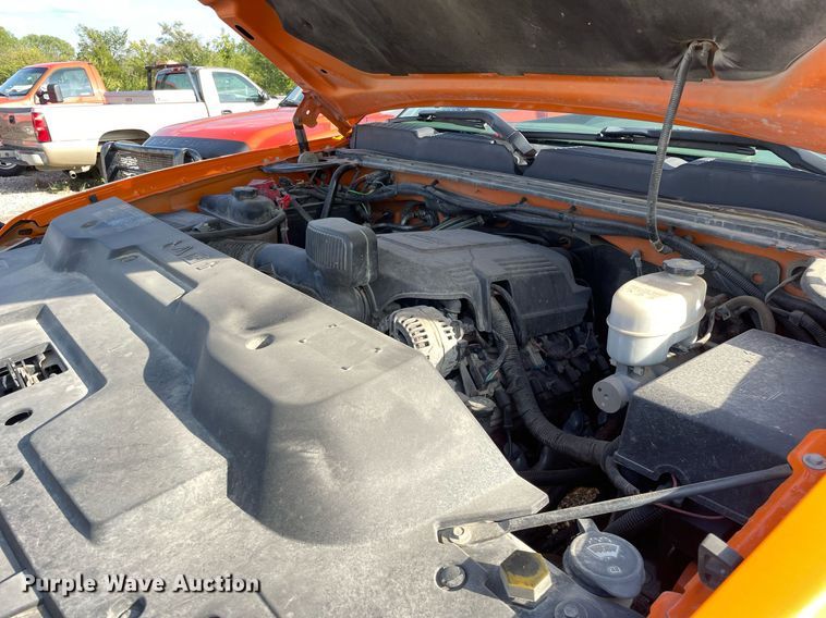 image for item LV9842 2012 Chevrolet Silverado 2500HD  utility bed pickup truck