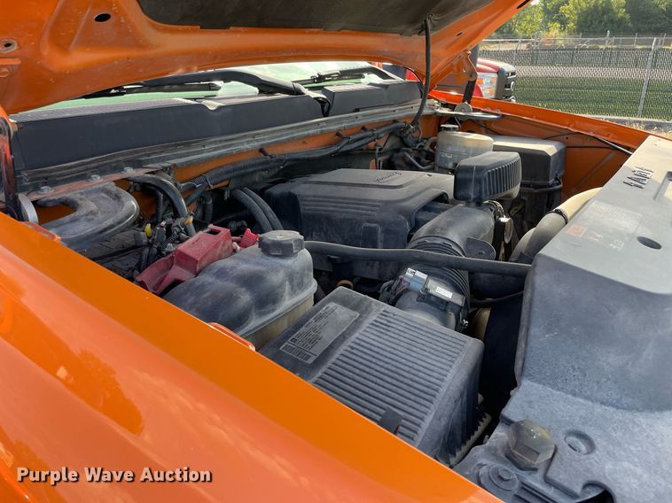 image for item LV9842 2012 Chevrolet Silverado 2500HD  utility bed pickup truck