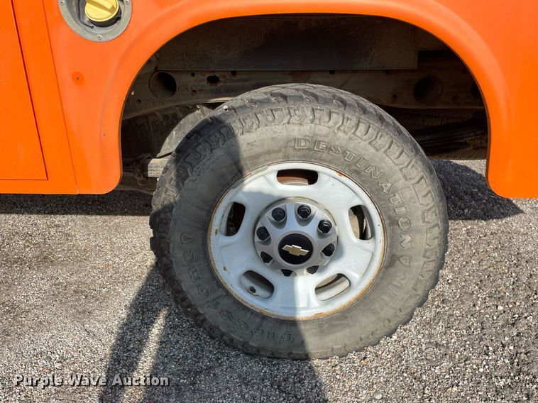 image for item LV9842 2012 Chevrolet Silverado 2500HD  utility bed pickup truck