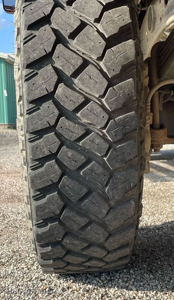 image for item LV9842 2012 Chevrolet Silverado 2500HD  utility bed pickup truck