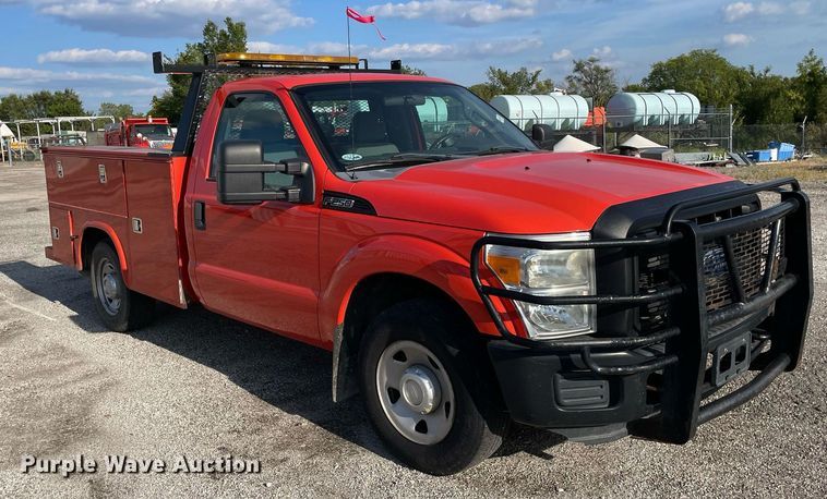 image for item LV9843 2011 Ford F250 Super Duty XL  utility bed pickup truck