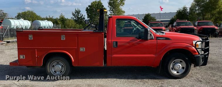 image for item LV9843 2011 Ford F250 Super Duty XL  utility bed pickup truck