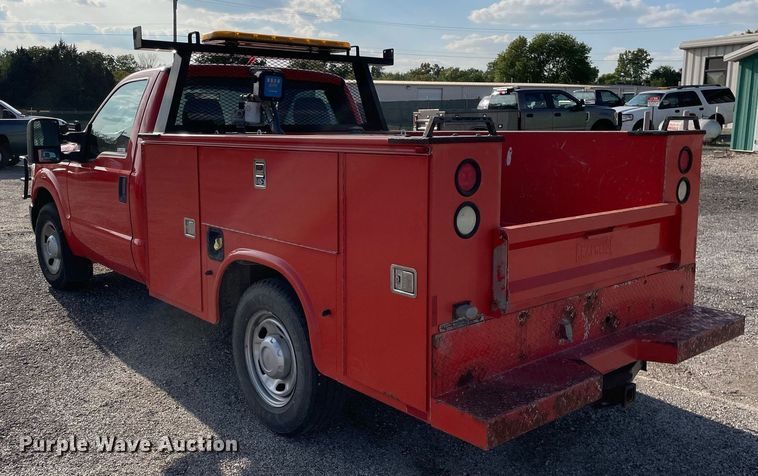 image for item LV9843 2011 Ford F250 Super Duty XL  utility bed pickup truck