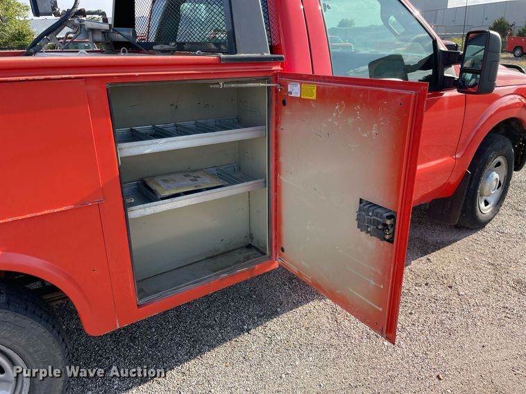 image for item LV9843 2011 Ford F250 Super Duty XL  utility bed pickup truck