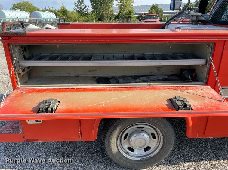 image for item LV9843 2011 Ford F250 Super Duty XL  utility bed pickup truck