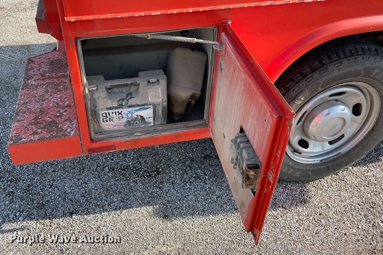 image for item LV9843 2011 Ford F250 Super Duty XL  utility bed pickup truck