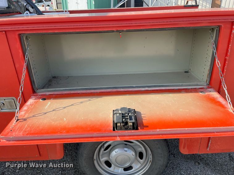 image for item LV9843 2011 Ford F250 Super Duty XL  utility bed pickup truck