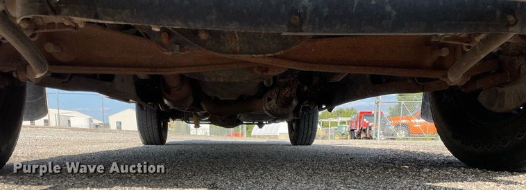 image for item LV9843 2011 Ford F250 Super Duty XL  utility bed pickup truck