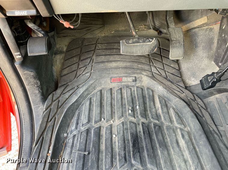 image for item LV9843 2011 Ford F250 Super Duty XL  utility bed pickup truck