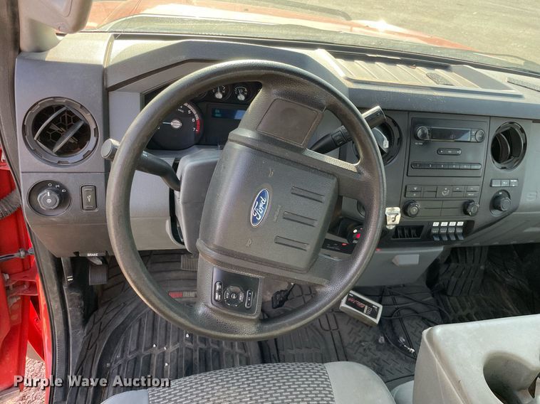 image for item LV9843 2011 Ford F250 Super Duty XL  utility bed pickup truck