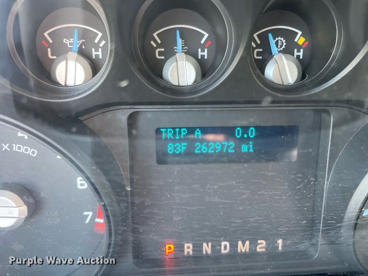 image for item LV9843 2011 Ford F250 Super Duty XL  utility bed pickup truck