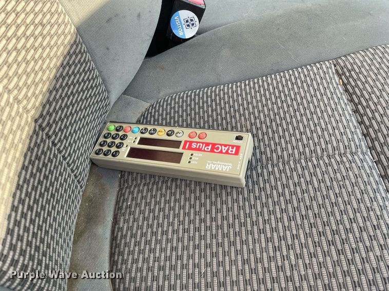 image for item LV9843 2011 Ford F250 Super Duty XL  utility bed pickup truck