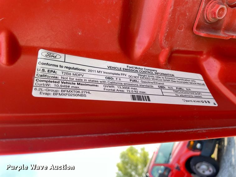 image for item LV9843 2011 Ford F250 Super Duty XL  utility bed pickup truck