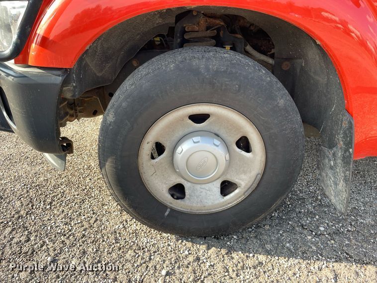 image for item LV9843 2011 Ford F250 Super Duty XL  utility bed pickup truck