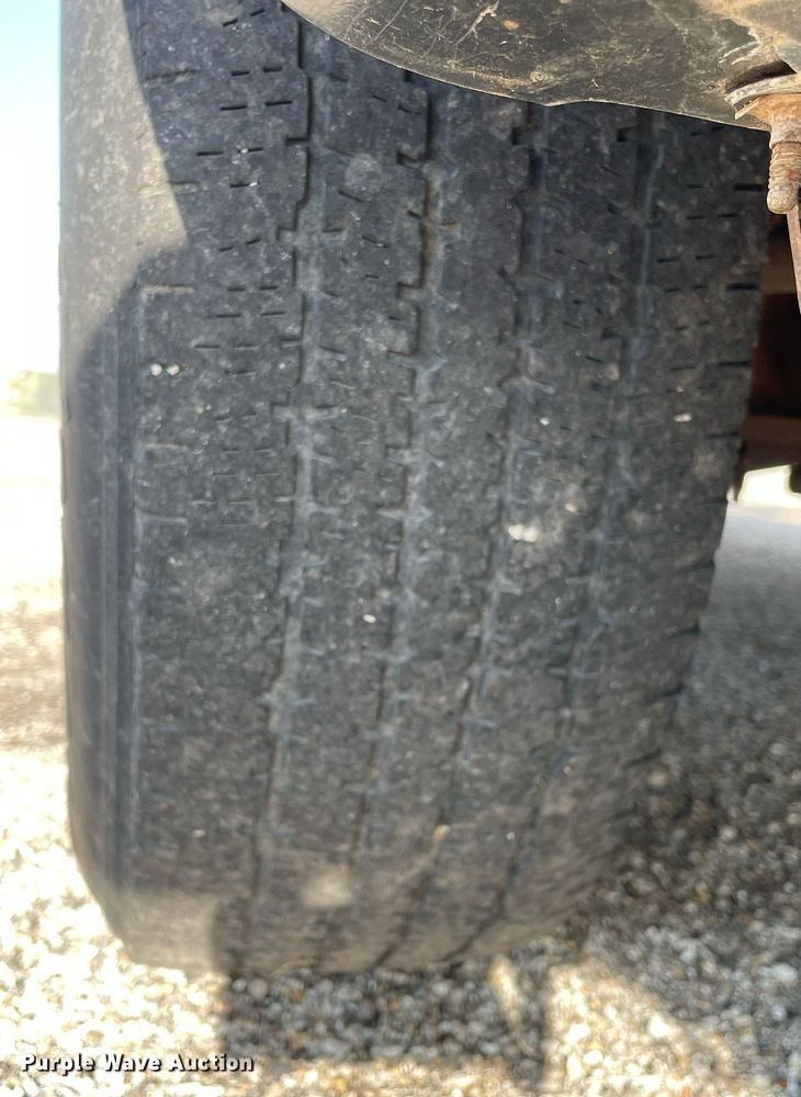 image for item LV9843 2011 Ford F250 Super Duty XL  utility bed pickup truck